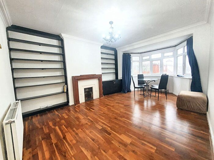 2 Bedroom Flat To Rent In High Mead, Harrow, HA1