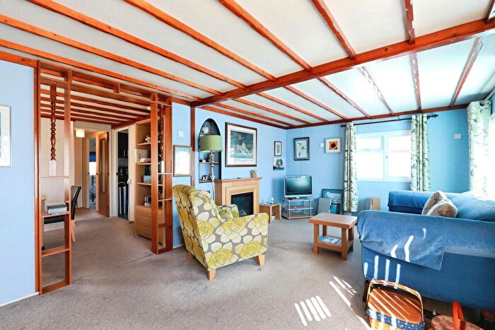 1 Bedroom Detached House For Sale In Badgers Lane, Broadway, Worcestershire, WR12