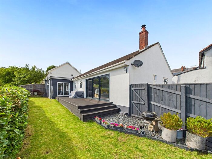 4 Bedroom Detached Bungalow For Sale In Rooftops, Peter Street, Bradninch, EX5