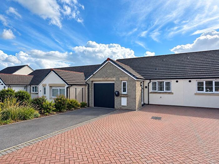 4 Bedroom Semi-Detached House For Sale In Chestnut Drive, Launceston, PL15