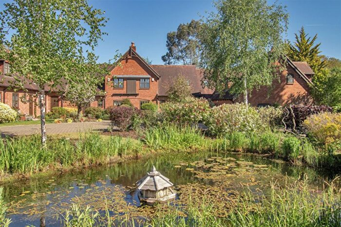 3 Bedroom Terraced House For Sale In Hildenbrook Farm, Hildenborough - Chain Free, TN11
