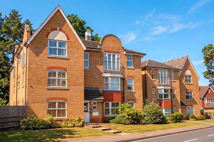2 Bedroom Apartment To Rent In Woking, Surrey, GU22