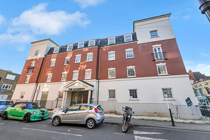 1 Bedroom Apartment For Sale In Academy Court, Kirkwall Place, London, E2