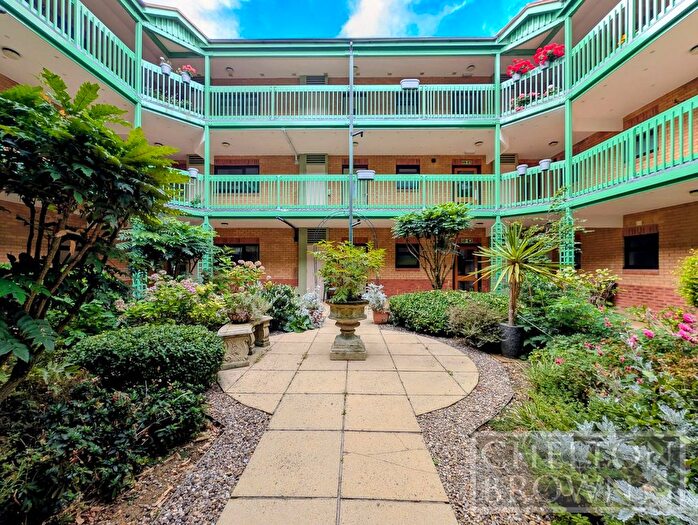 2 Bedroom Flat For Sale In Wootton Brook Close, Northampton, Northamptonshire, NN4