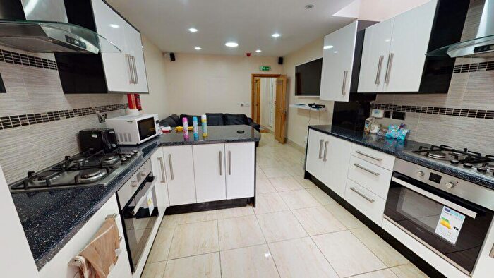 6 Bedroom House To Rent In North Road, Selly Oak, B29
