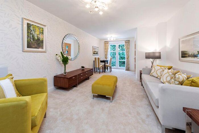 2 Bedroom Apartment To Rent In Westhall Road, Warlingham, CR6