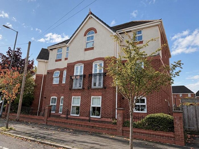 2 Bedroom Flat For Sale In Parrs Wood Road, Withington, M20