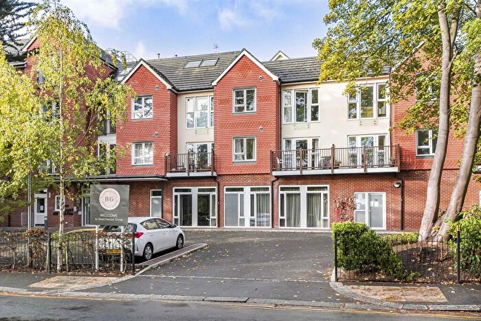 2 Bedroom Apartment For Sale In Beechwood Grove, Albert Road, Caversham, RG4