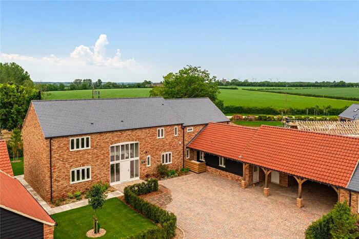5 Bedroom Link Detached House For Sale In The Old Farmyard, Church Lane, Covington, Cambridgeshire, PE28