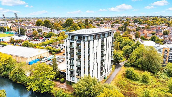 2 Bedroom Flat For Sale In Shire Gate, Nr City Centre, Chelmsford, CM2