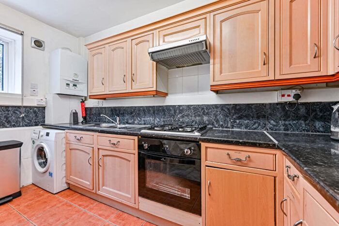 4 Bedroom Flat To Rent In Euston, King's Cross, London, NW1