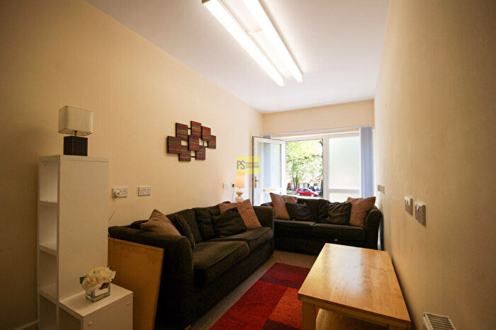 4 Bedroom Semi-Detached House To Rent In Shenley Fields Road, Selly Oak, Birmingham, B29