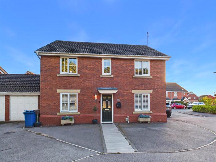 3 Bedroom Detached House For Sale In Alder Close, Brough, HU15