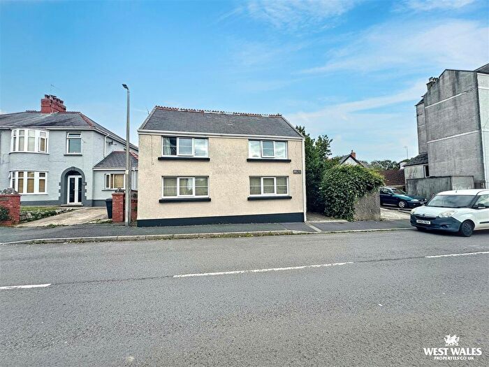 4 Bedroom Detached House For Sale In Serpentine Road, Tenby, SA70