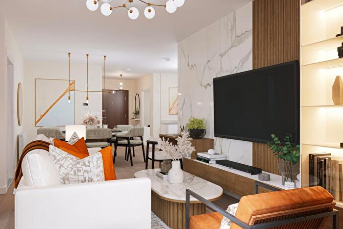 2 Bedroom Apartment For Sale In - Ilderton Road, London, SE15