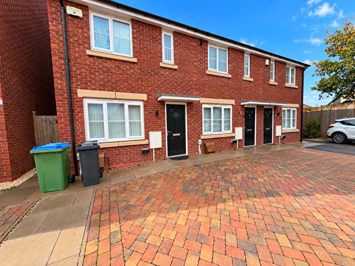 2 Bedroom House To Rent In Steel Avenue West Bromwich, B70