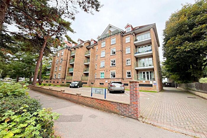 3 Bedroom Penthouse To Rent In Bournemouth, BH1