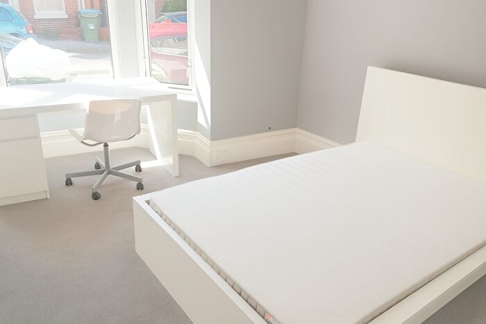 5 Bedroom Terraced House To Rent In Tennyson Road, Portswood, Southampton, SO17