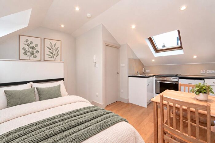 Studio To Rent In Norwood High Street, London, SE27