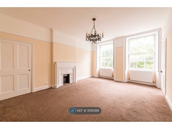 2 Bedroom Flat To Rent In Caledonia Place, Bristol, BS8