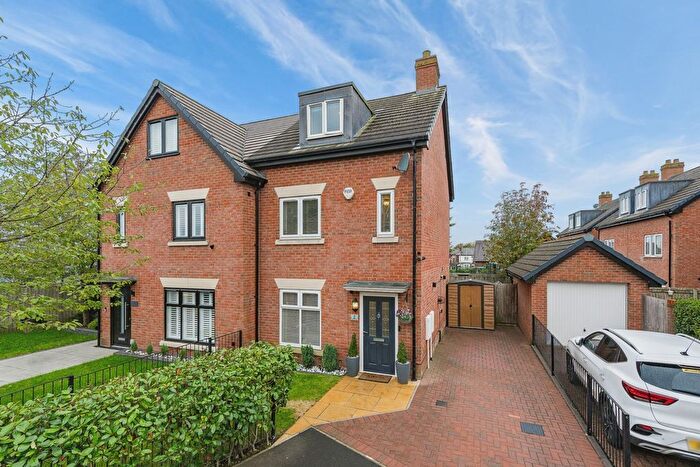 3 Bedroom Semi-Detached House For Sale In Juniper Gardens, Worsley, M28