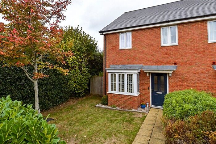 3 Bedroom Semi-Detached House For Sale In Heath Road, Coxheath, Maidstone, Kent, ME17