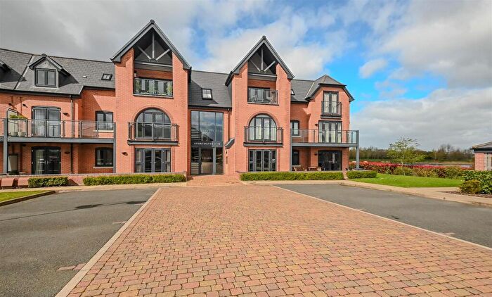2 Bedroom Apartment For Sale In The Lakeside, Barton Marina, Barton Under Needwood, DE13