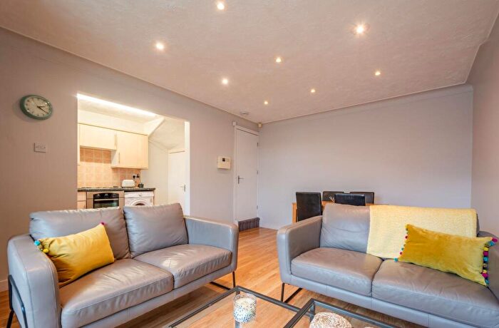 3 Bedroom House To Rent In Hessle Avenue, Leeds, LS6
