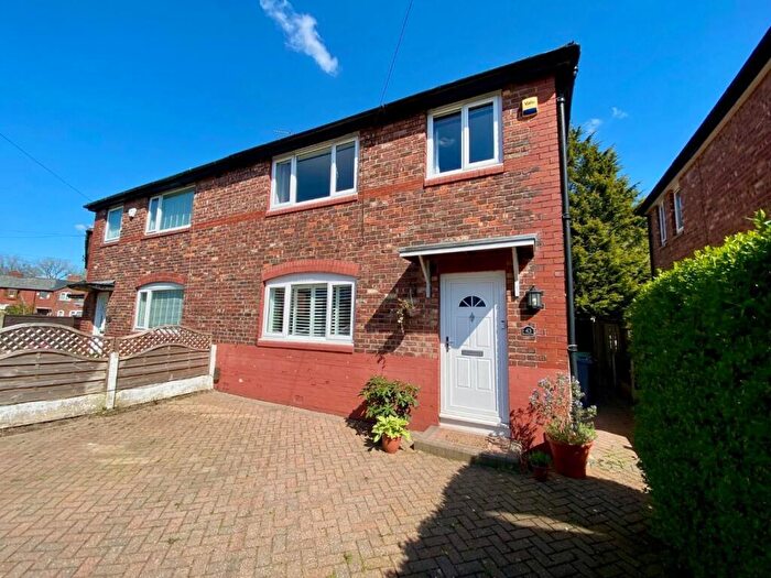 3 Bedroom Semi-Detached House For Sale In Westbank Road, Withington, M20