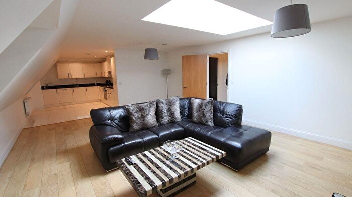 2 Bedroom Flat To Rent In Andora Court, Longmore Avenue, East Barnet, Barnet, EN4