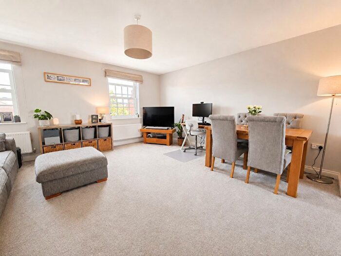 2 Bedroom Flat For Sale In Great Denham, Bedford, MK40