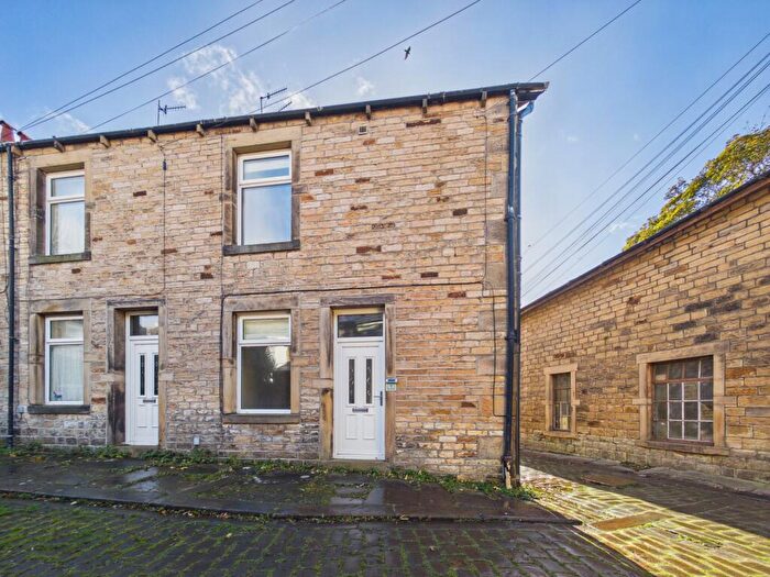 2 Bedroom End Of Terrace House To Rent In Brookside, Skipton, BD23