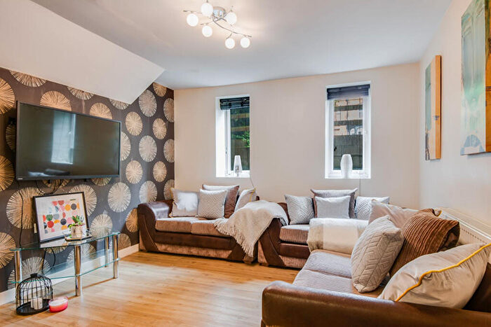 5 Bedroom Flat To Rent In Kelso Road, Leeds, LS2
