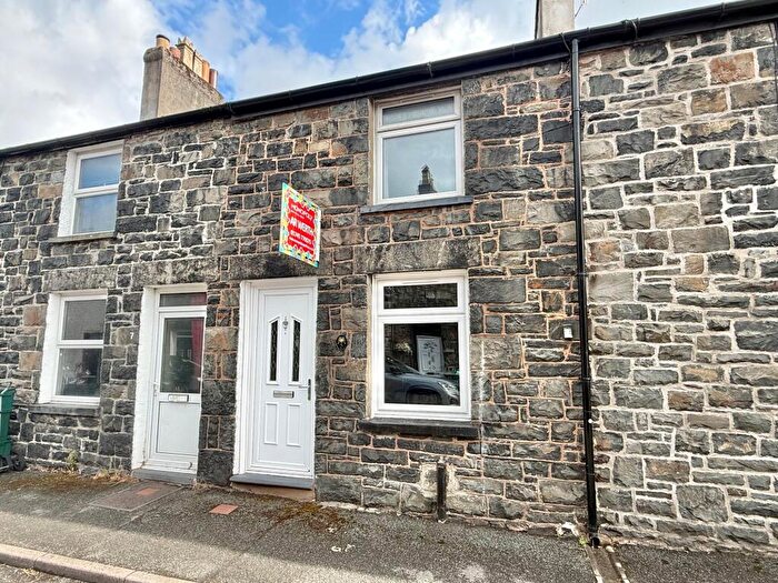 2 Bedroom Terraced House For Sale In George Street, Llanrwst, LL26