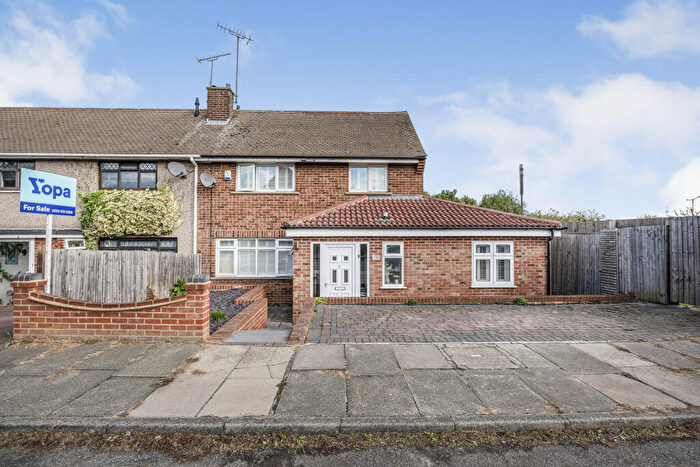 4 Bedroom End Of Terrace House For Sale In Cavell Crescent, Dartford, DA1