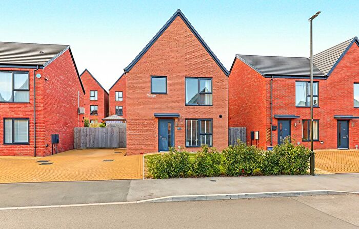 3 Bedroom Detached House For Sale In Woodcote Way, Walton, Chesterfield, S40