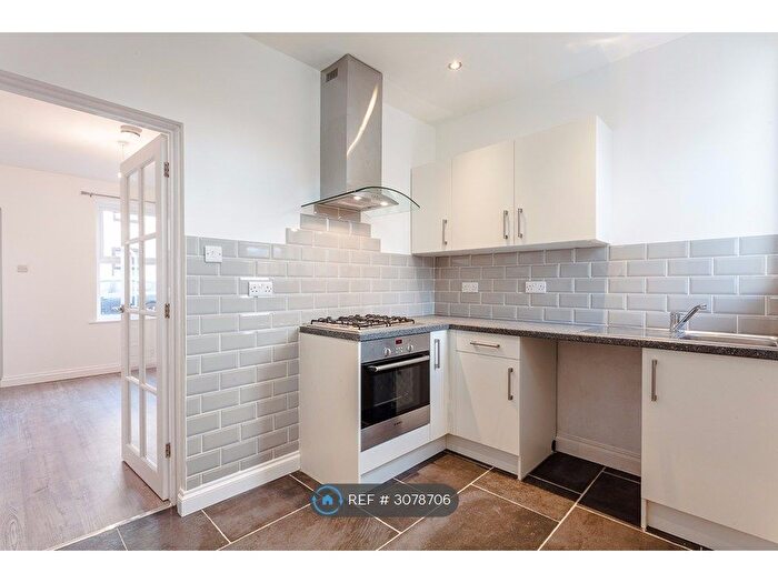 2 Bedroom Terraced House To Rent In Diamond Place, Harrogate, HG1