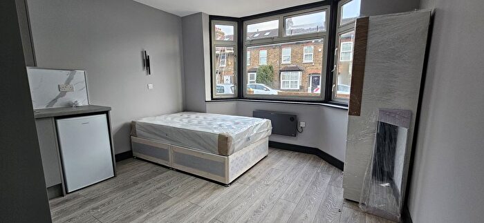Studio To Rent In Doris Road, Ashford, TW15