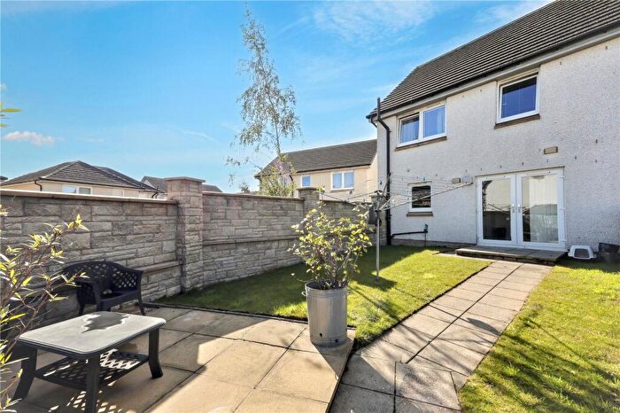 3 Bedroom End Of Terrace House For Sale In Canberra Crescent, Kirkcaldy, Fife, KY2