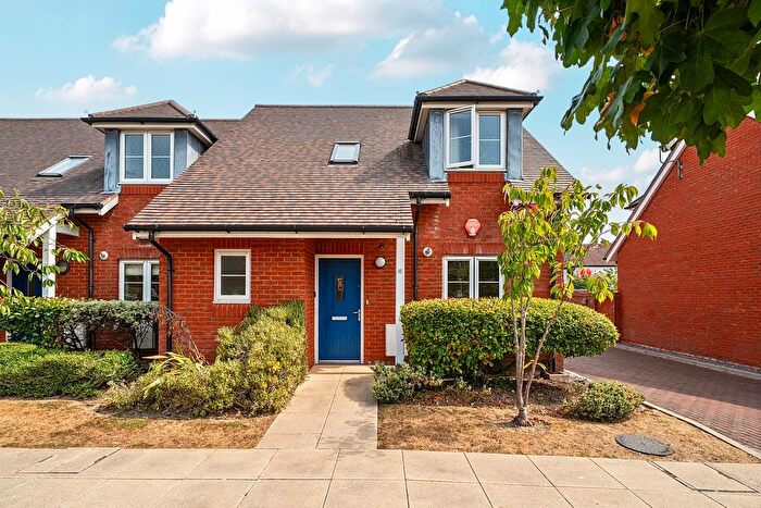 2 Bedroom End Of Terrace House For Sale In North Greenlands, Pennington, Lymington, SO41