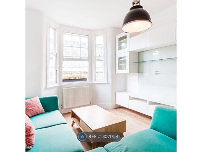2 Bedroom Flat To Rent In Haberdasher St, London, N1