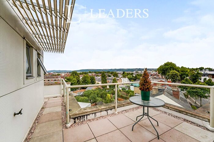 3 Bedroom Flat To Rent In St. Georges Gate, St. Georges Road, GL50