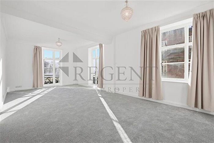 2 Bedroom Flat To Rent In Carrington House, Hertford Street, W1J