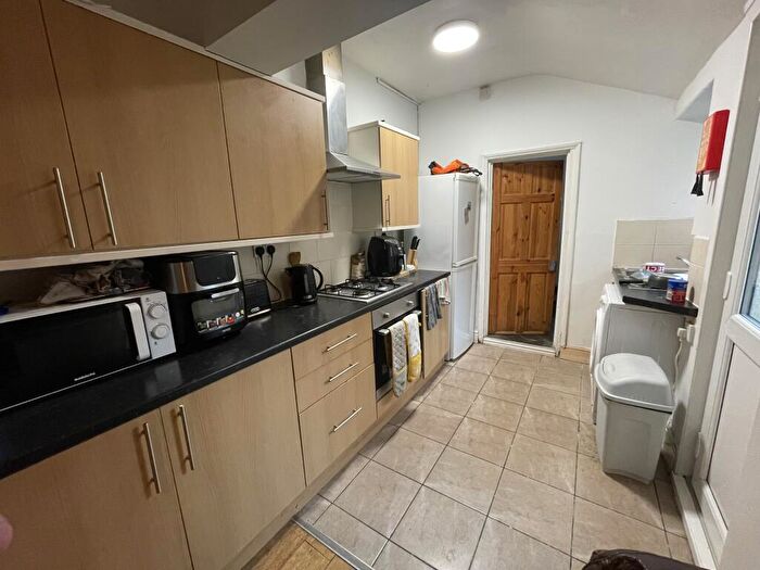 3 Bedroom Terraced House To Rent In Gaunt St // Bed // July, LN5