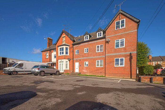 3 Bedroom End Of Terrace House For Sale In Send Road, Caversham, RG4