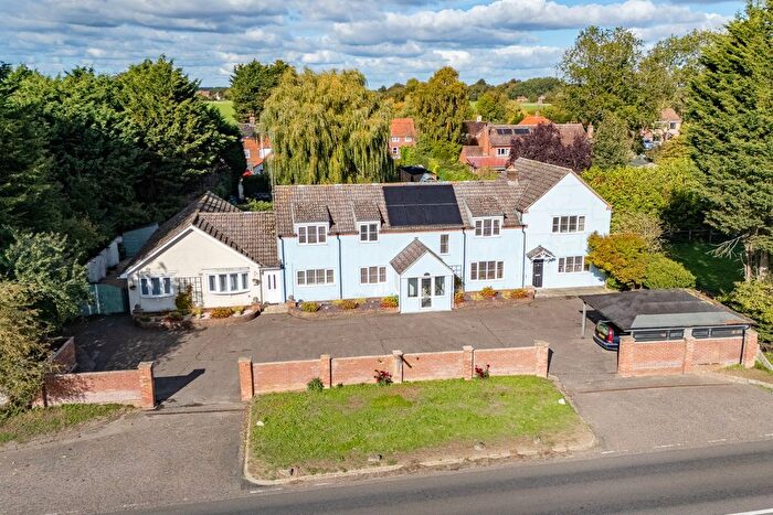 5 Bedroom Detached House For Sale In Lynn Road, Sculthorpe, Fakenham, Norfolk, NR21