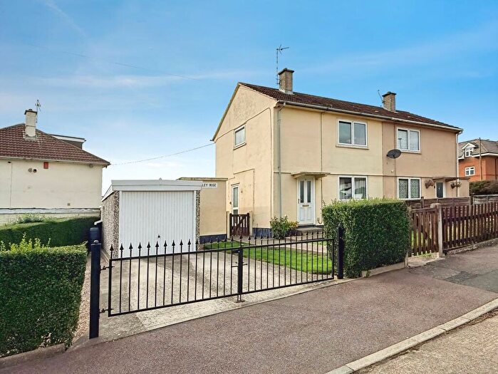 2 Bedroom Semi-Detached House For Sale In Brindley Rise, Leicester, LE5