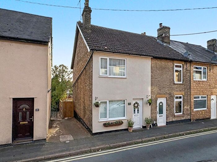 2 Bedroom End Of Terrace House For Sale In Victoria Road, Stowmarket, IP14