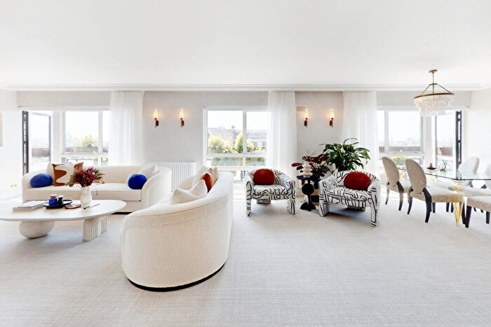 3 Bedroom Apartment For Sale In St. Edmunds Terrace, London, NW8