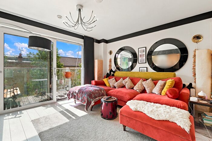 3 Bedroom Flat For Sale In Fortius Apartments, Bow, E3